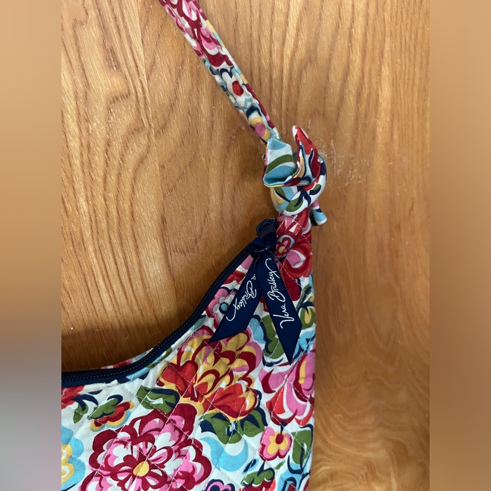 Vera Bradley floral retired print shoulder bag - Picture 3 of 12